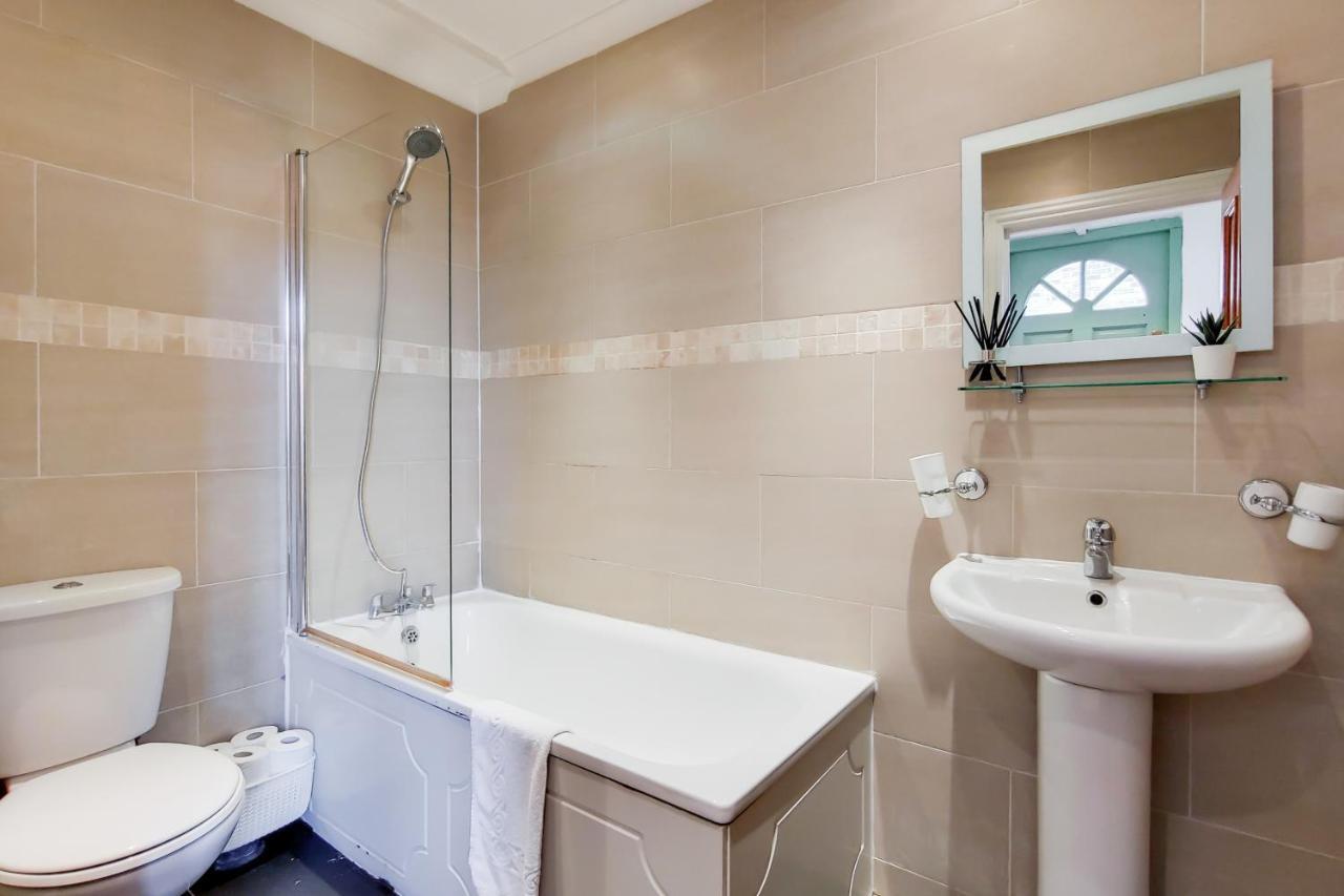 Welcomestay Tooting Broadway 3 Bedroom * Londra